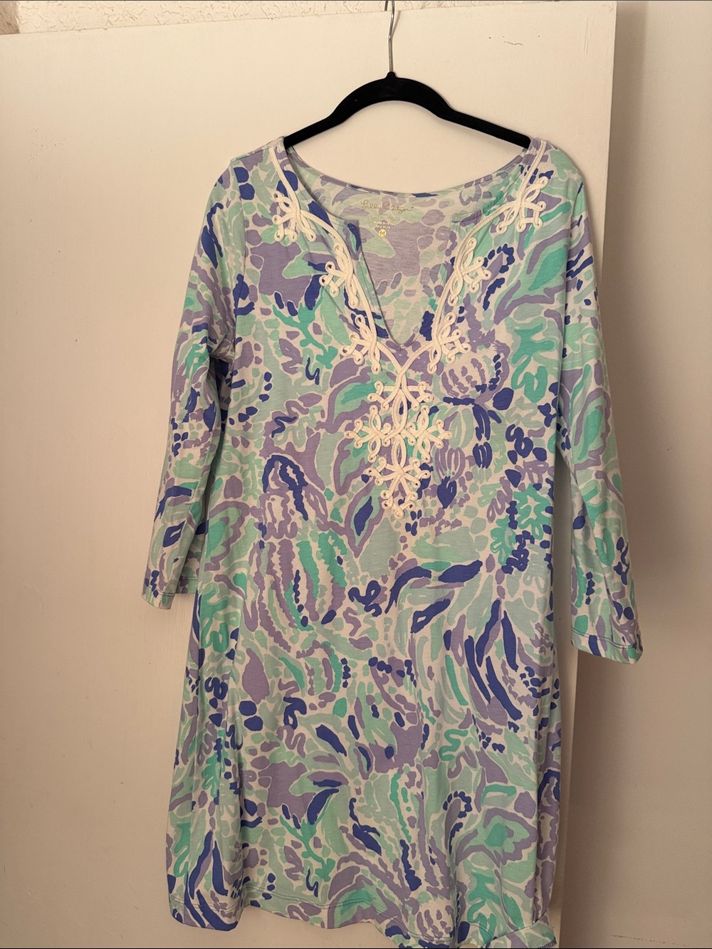 Women’s Pastel Floral Tunic Top with Embroidered V-Neck
